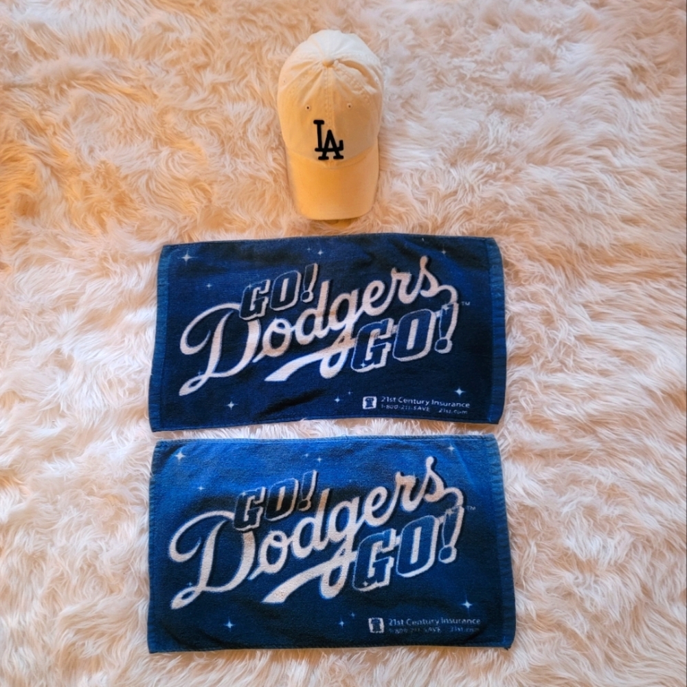 BUNDLE: TWO Los Angeles Dodgers Rally Towels